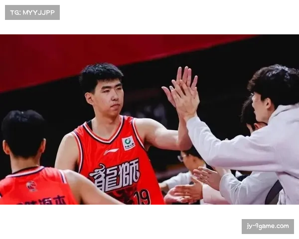 徐昕最快进步球员数据翻倍场均11分8.3板1.8帽